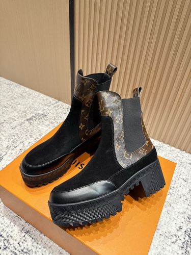 Women Louis Vuitton Shoes-550